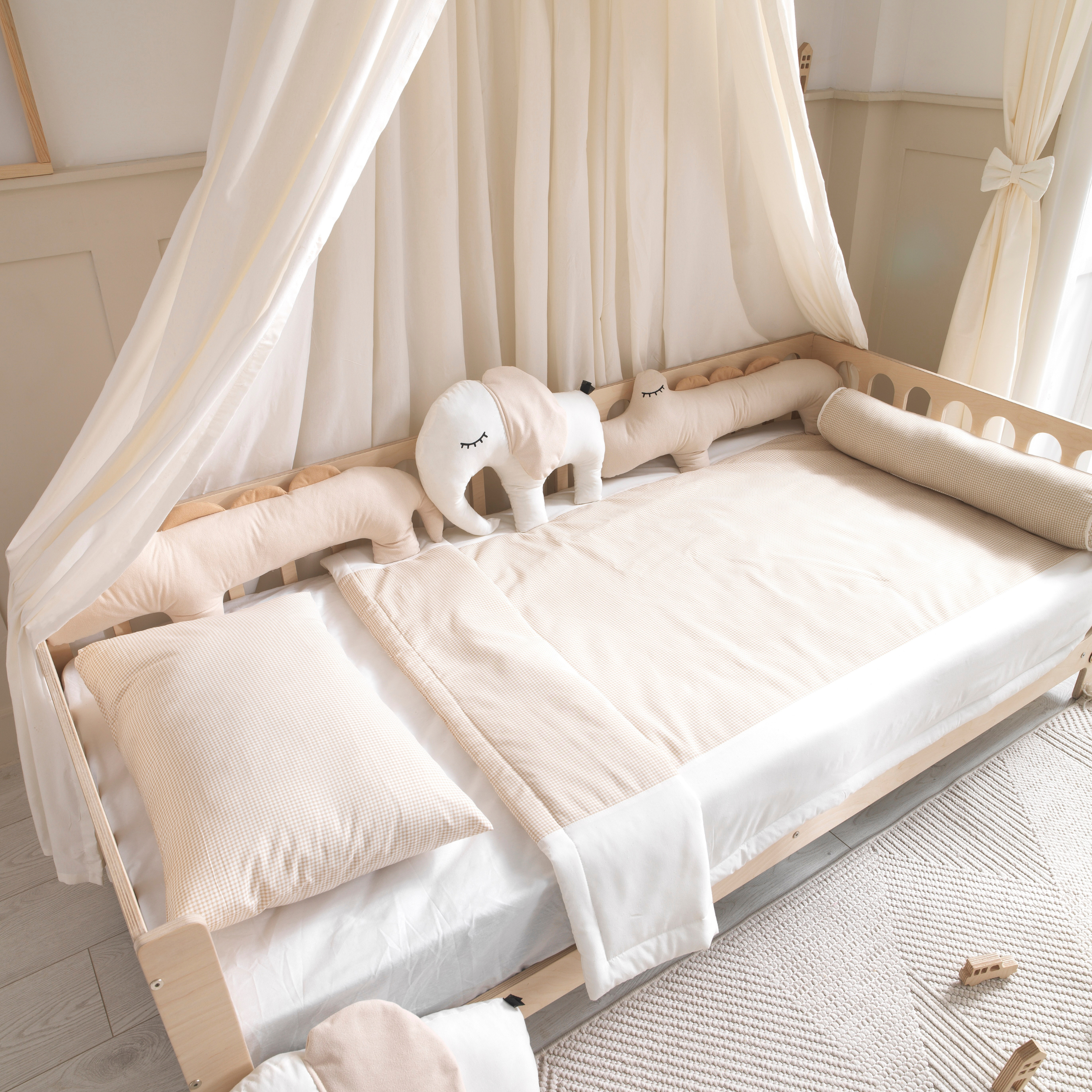 White Montessori Bedding Canopy and Sleep Set - Montoddler