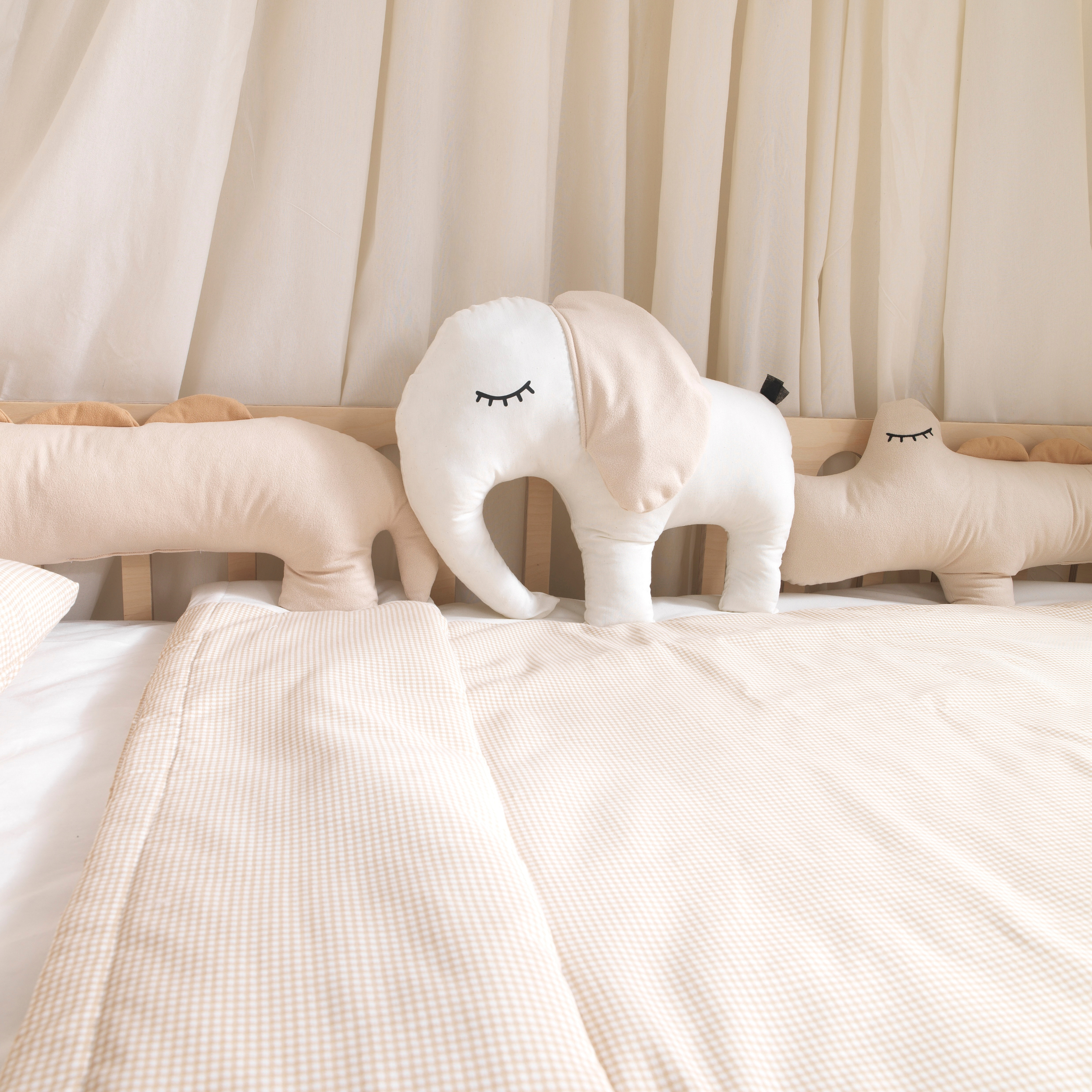 White Montessori Bedding Canopy and Sleep Set - Montoddler