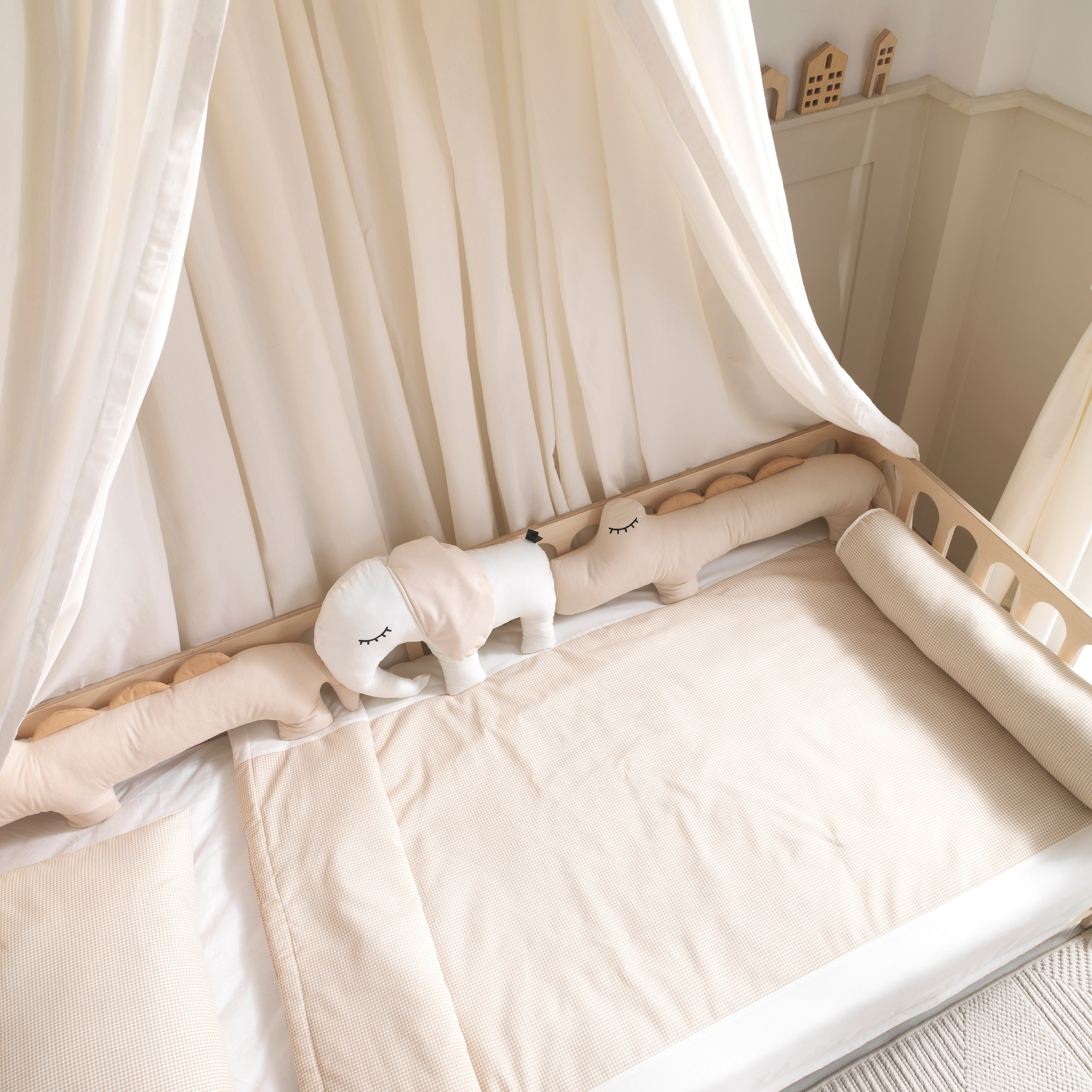 White Montessori Bedding Canopy and Sleep Set - Montoddler